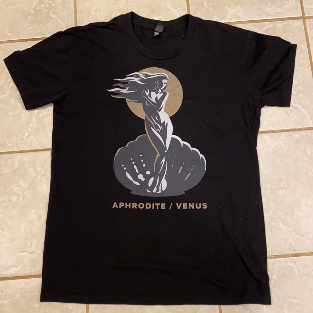 V! As Colour Staple Aphrodite/Venus Graphic t-shirt Black Size L in good conditi